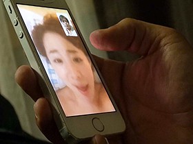 寝取られ社員旅行 女上司と一発ヤリたがる部下達にどんどん飲まされ泥酔した妻 僕とビデオ通話してる最中に中出しされていたなんて… 成宮いろは　サンプル画像07